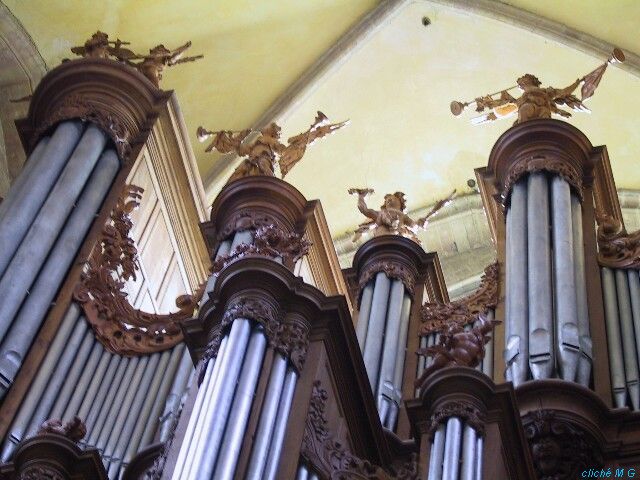 Orgue_001.JPG - 100949 Bytes